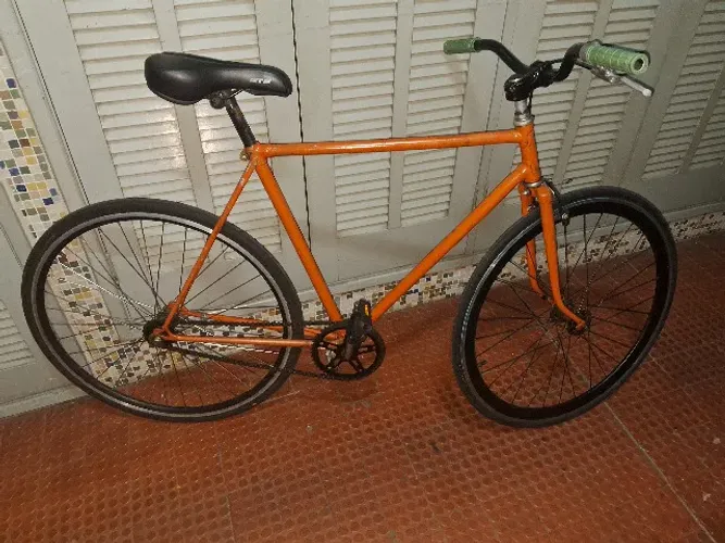 Bicicleta fixa Aro 700, perfeita , fina, leve, classica