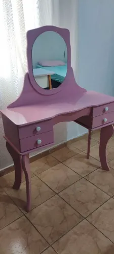 Penteadeira Rosa bem novinha pouco usada