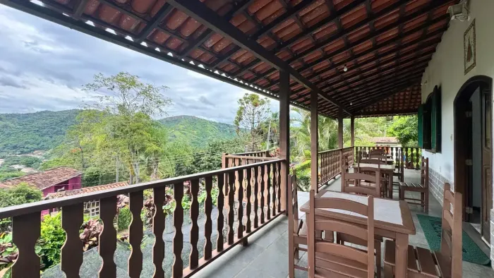 Casa à venda em Areal, RJ, em condomínio com piscina próxima ao Borgo Del Vino com 5 quart