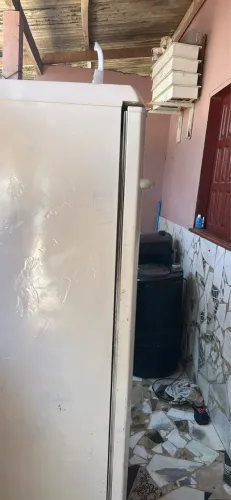 Geladeira funcionando bem gelando também