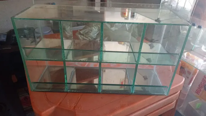 Vendo 2 vitrines R$150 cada