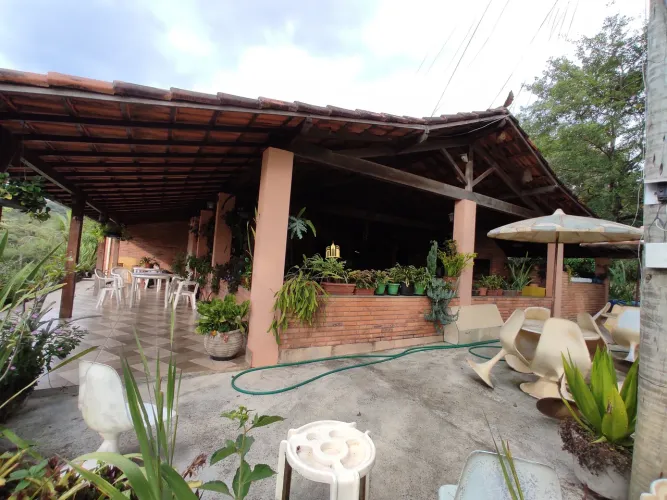 Sitio comercial de luxo à venda em Esmeraldas-MG, bairro Melo Viana: 6 quartos, 1 suíte, 4