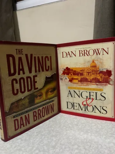 LIVRO-the illustrated dan brown collection: the da vinci code special illustrated edition