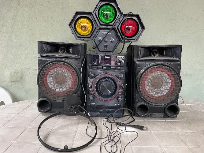 Som Mini System LG 300 W