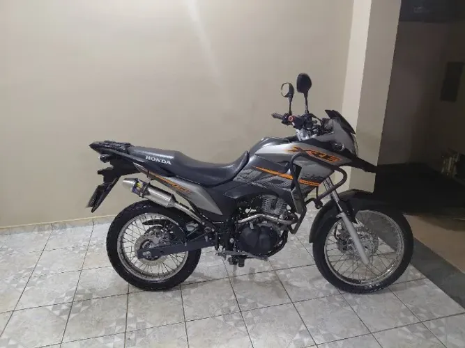 Xre 190 adventure 2021 nova segundo dono.Acompanha três escapes