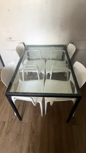 Conjunto 4 Cadeiras Tramontina Safira em Polipropileno e Fibra de Vidro com Braços