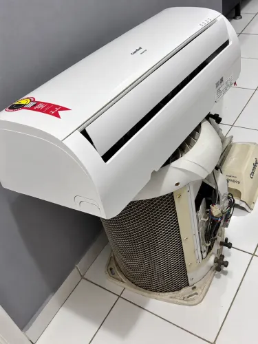 Ar condicionado Comfee Inverter 9mil BTU