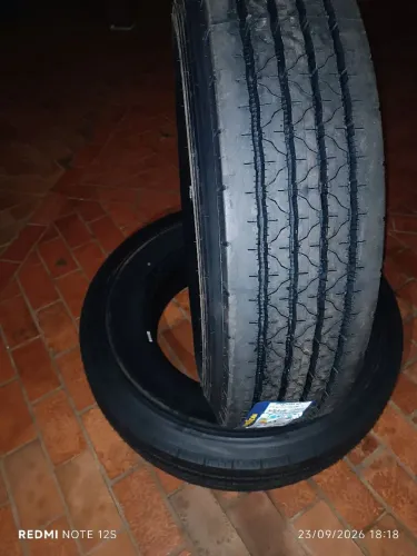 Pneu para caminhão 275/80 - 22,5