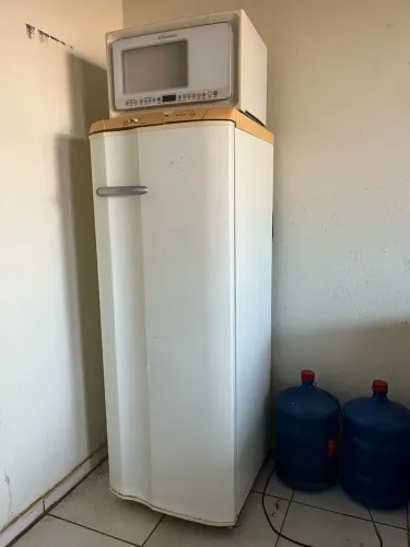 Geladeira e Microondas