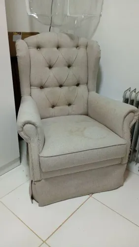 Poltrona cinza claro