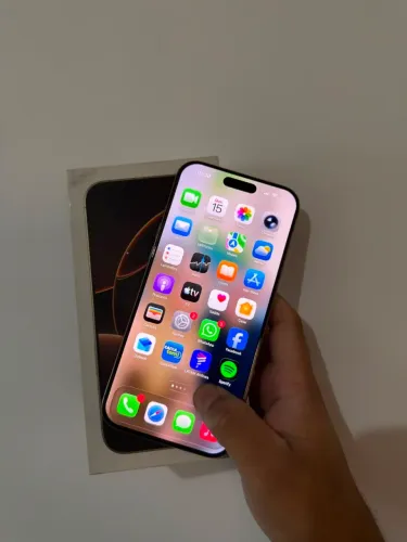 iPhone 16 Pro Max