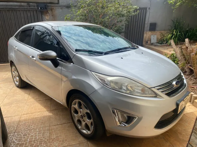 Ford Fiesta Sedan SE 1.6 16V Flex 4P 2013