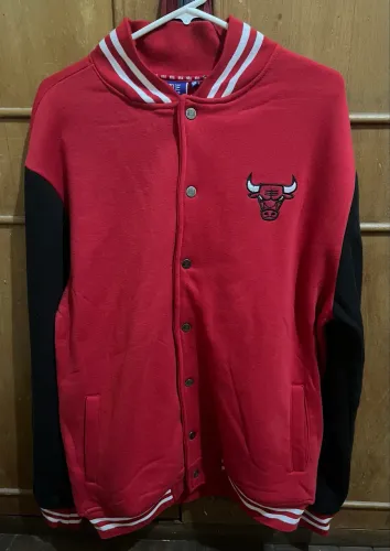 Jaqueta college Chicago Bulls