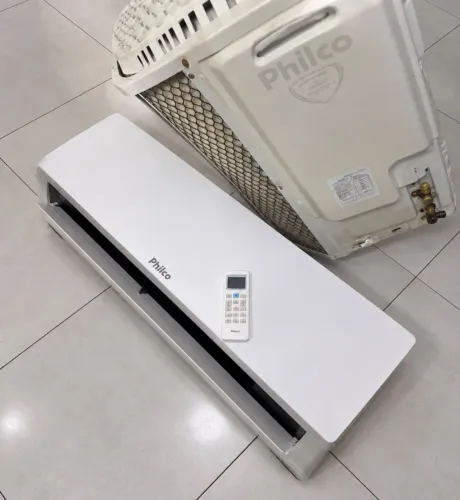 Ar-Condicionado 12.000 BTUs - Frio - Praticamente Novo