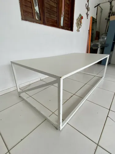 Mesa em Ferro e Madeira 