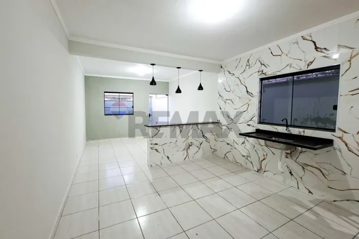 Casa charmosa no Jardim Centenário à venda!