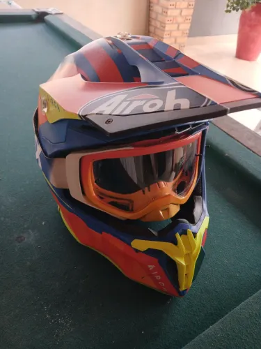 Capacete + óculos