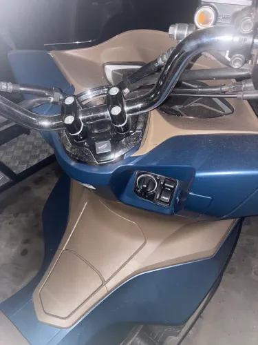 Vendo PCX DLX 6 mil rodadas . Selada e Quitada