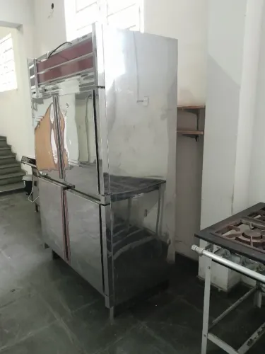 Refrigerador Vertical 4 portas Funcionando Gelopar - 1,8 x 1,1 x 0,6 - Aço / alumínio