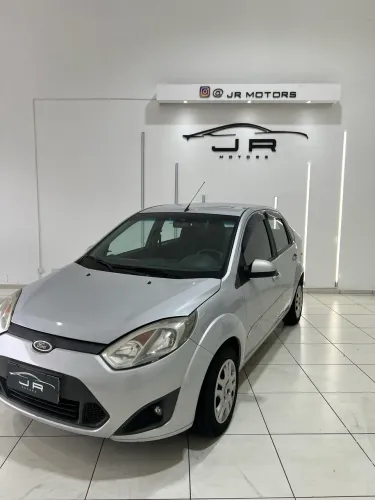 Ford Fiesta Sedan SE 1.6 8V Flex 4P 2014