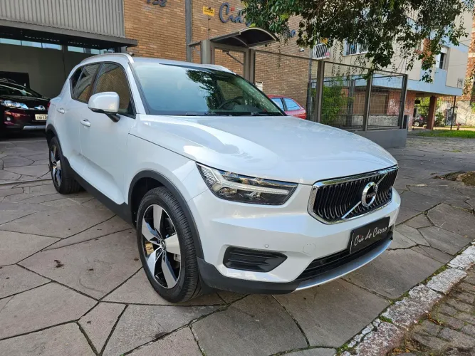 Volvo XC40 XC 40 T-4 Momentum 2.0 190cv FWD 2020