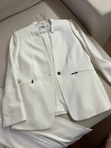 Alfaiataria Tahari -Off White