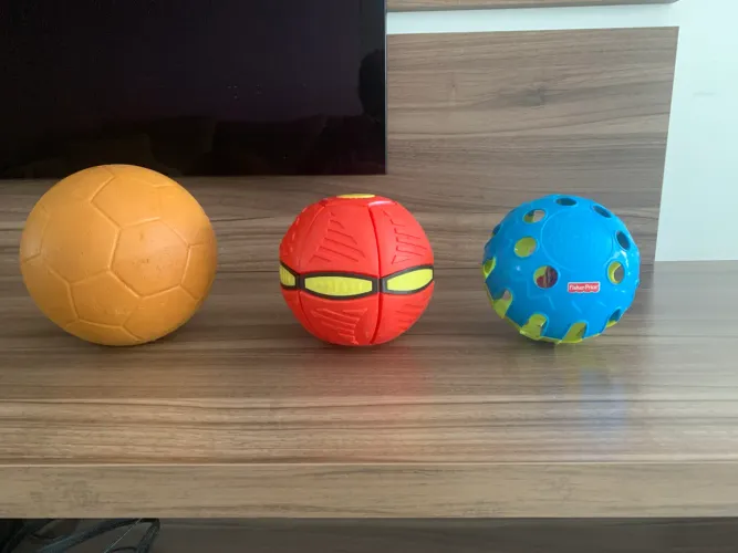 Bola Mágica Voadora, Bola Super Soft de PU 330gramas, Bolinha dos Sentidos Fisher-Price