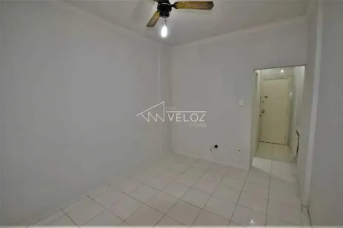 Kitnet/Conjugado : / Residencial / Botafogo