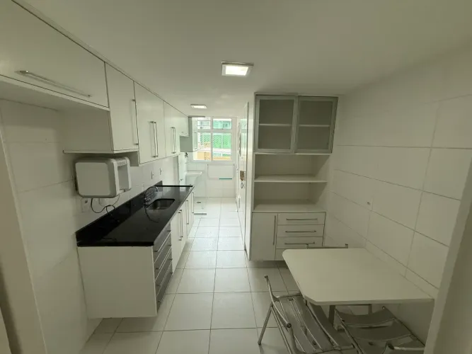 Apartamento  Gardem com piscina e churrasqueira privativa
