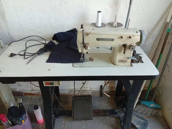 Máquina de costura Zig zag semi industrial