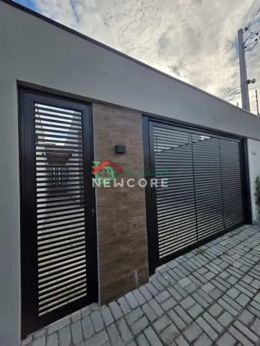 Casa em Avenida Presidente Juscelino - Jardim Praia Grande - Mongaguá/SP