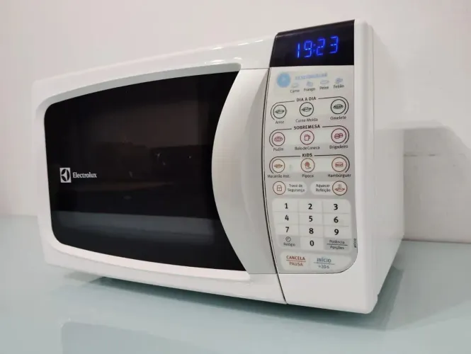 250,00 JA ESTA NO MENOR PREÇO 23L ELECTROLUX SEMI NOVO REVENDO