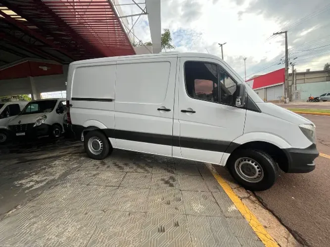 Mercedes-Benz Sprinter 313 Furgão Curto 2.2 129cv Dies 2019