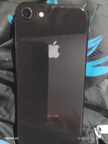 iPhone 8 semi novo 