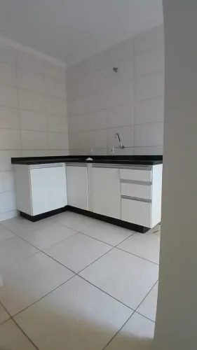 Alugo casa 2 dormitórios próximo escola Sesi em Assis SP