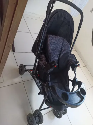 Carrinho de bebê + bebê conforto