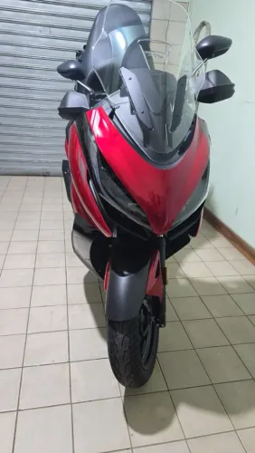 Zontes 350e  c/ 2.400km ( Troca só por Xmax 300 )