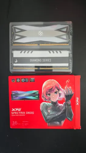 2x Memória RAM 16GB | (Risemode e XPG)