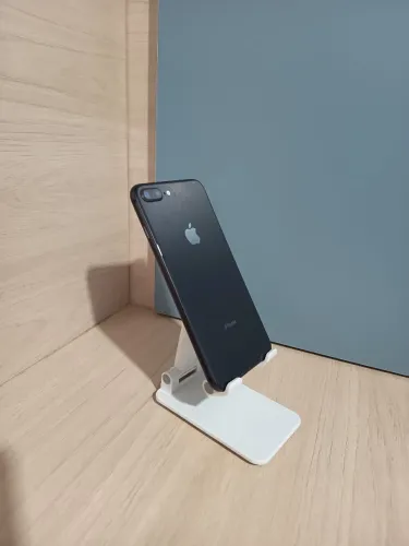 iPhone 8 Plus - Preto