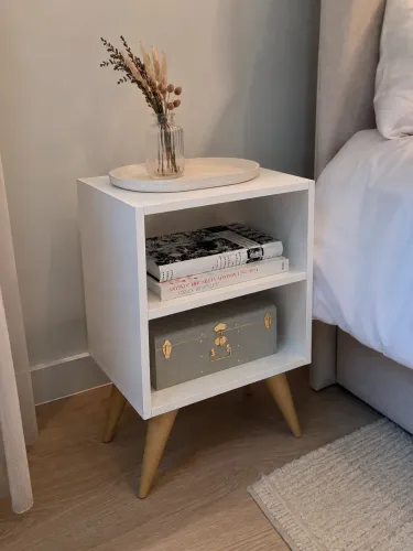 Mesa de Cabeceira com Nicho