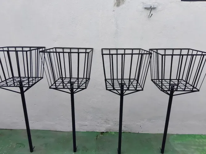 Lixeira reforçada para calçada