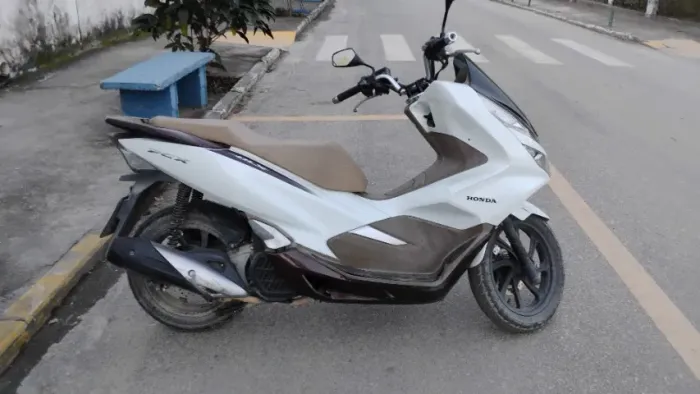 PCX 150 DLX Branco e Bege 2021