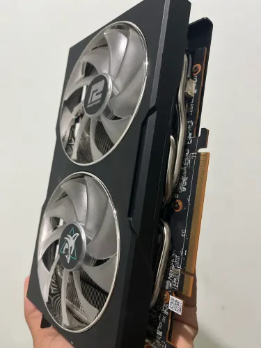 Rx 6600 (precisa de reparo)