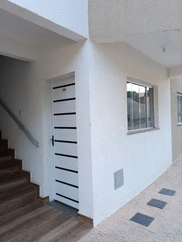 ALUGA-SE APARTAMENTO