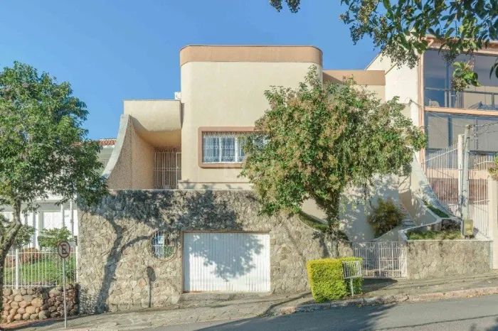Casa a venda com 400m², bairro, Teresópolis