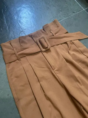 Calça Bershka alfaiataria 36/38