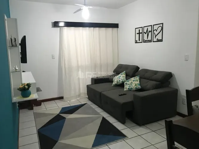 APARTAMENTO PRÓXIMO AO MAR EM MEIA PRAIA
