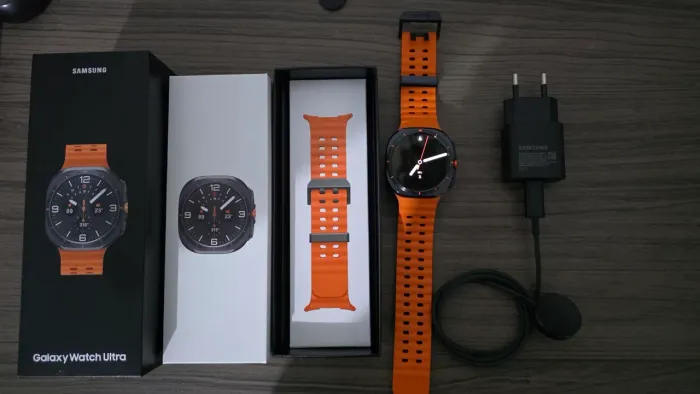 Samsung galaxy watch ultra ainda com 3 messes de garantia de fábrica!!