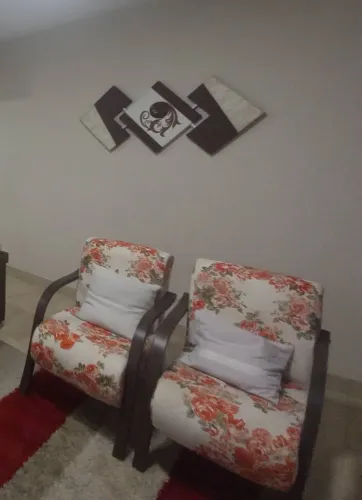 CONJUNTO DE 2 POLTRONAS