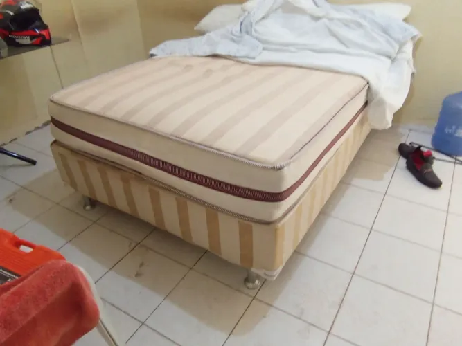 Base de cama spumaflex em bom estado de uso